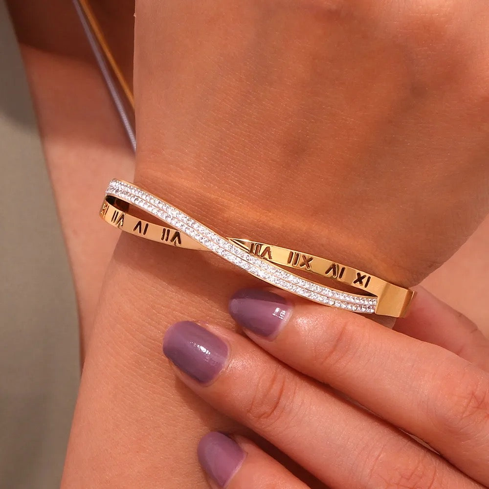 Roman Numeral Cross Buckle Bracelet Fashionable Minimalist Luxury Hand